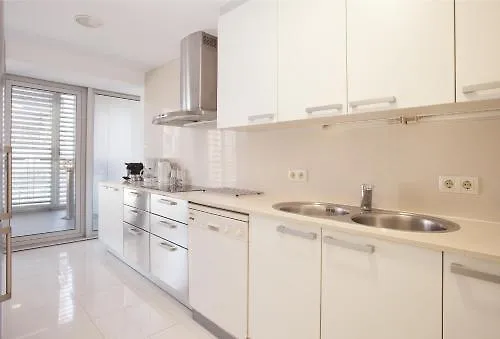 Akira Flats Llum Apartment Βαρκελώνη