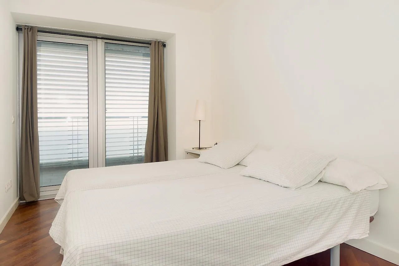 Akira Flats Llum Apartment Βαρκελώνη